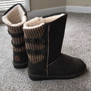 Bearpaw boshie boot, size 8
